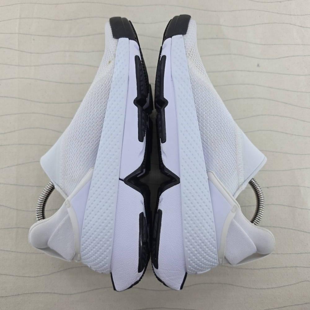 Nike Womems Go FlyEase Hands Free White Running Shoes Sneakers DR5540-102 Sz 7.5 - Picture 8 of 13